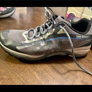 Women Merrell size 9